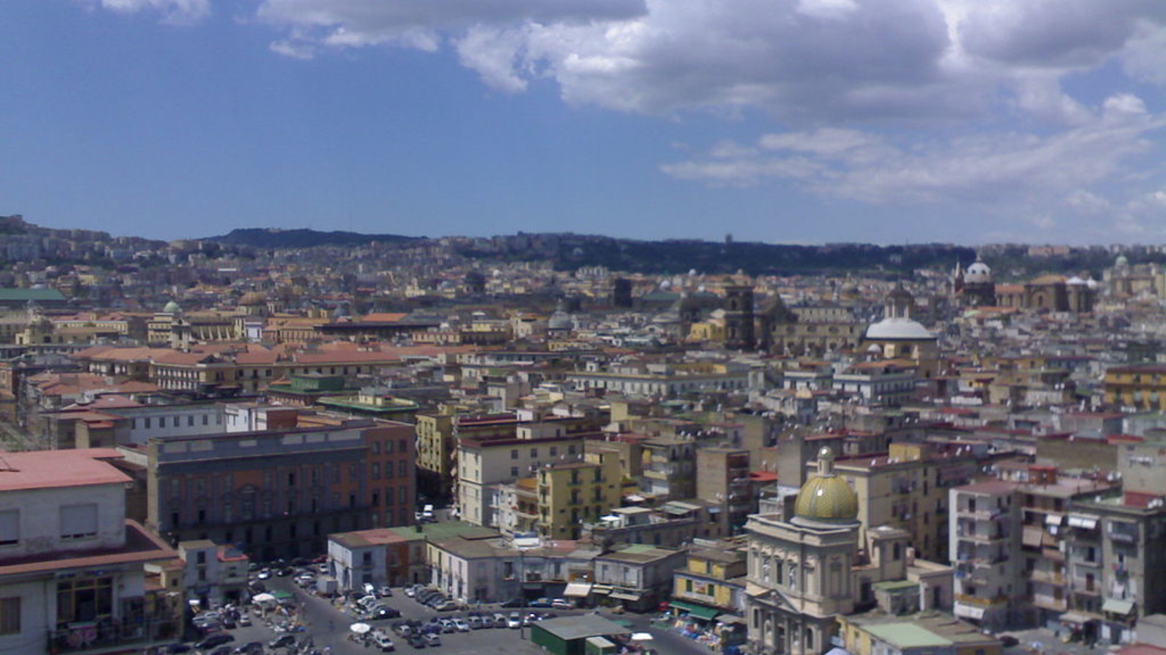 1024px-piazza_mercato