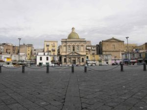 piazza-mercato-napoli